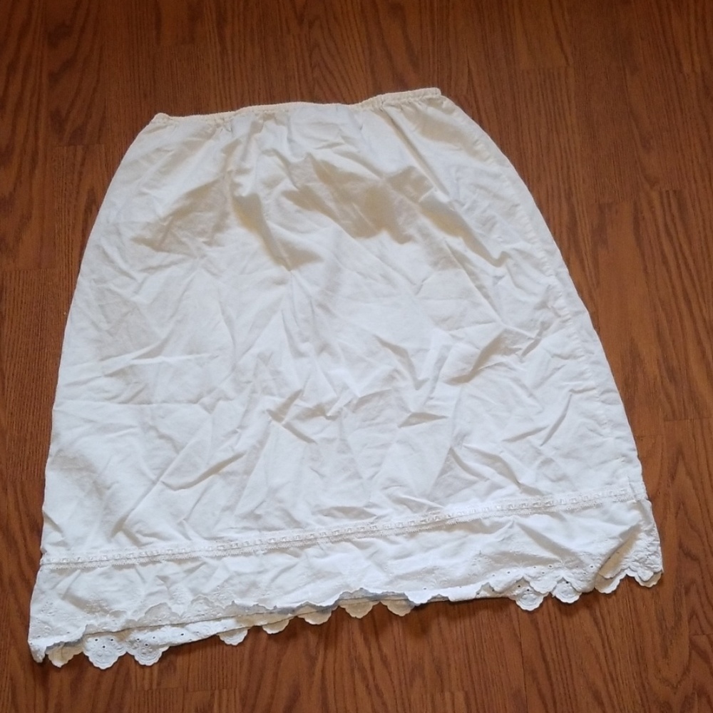 White hip skirt